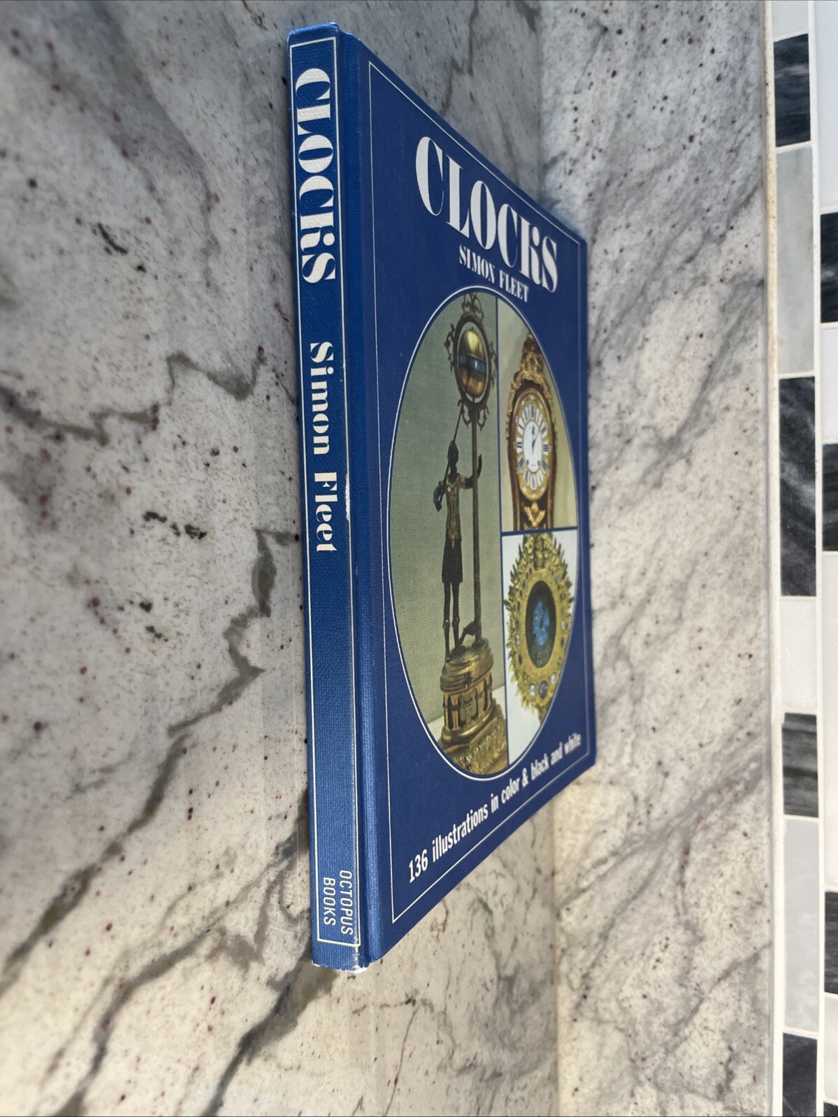 CLOCKS Simon Fleet 136 illustrations 96 pages BEAUTIFUL OLD CLOCKS color & b/w