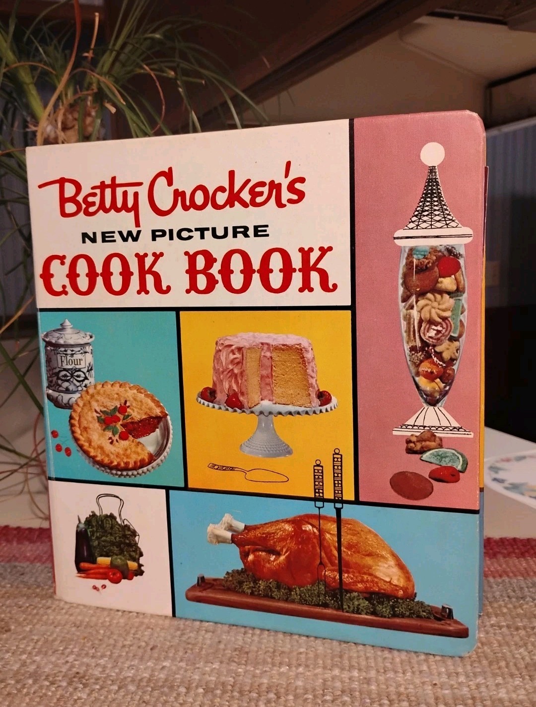 Betty Crocker’s New Picture Cookbook VTG ’61 1st Ed 3rd Print Rare Binder Exc!
