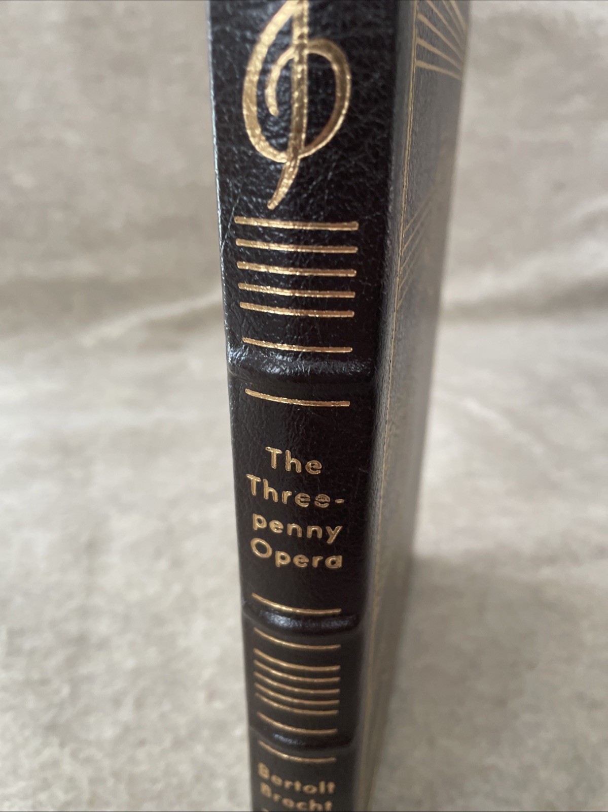 Easton Press Famous Editions The Threepenny Opera by Bertolt Brecht NEAR MINT OB