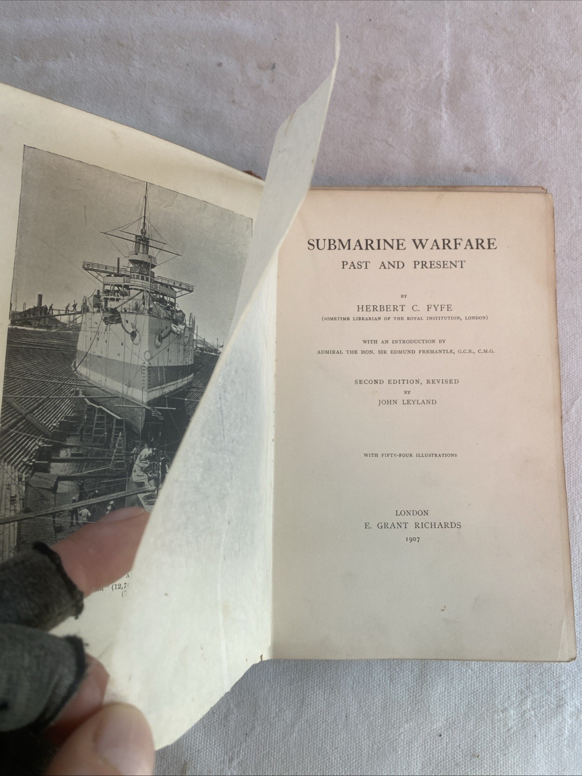 Submarine Warfare: Past and Present by Herbert C. Fyfe-1907 Militaria Navy Book