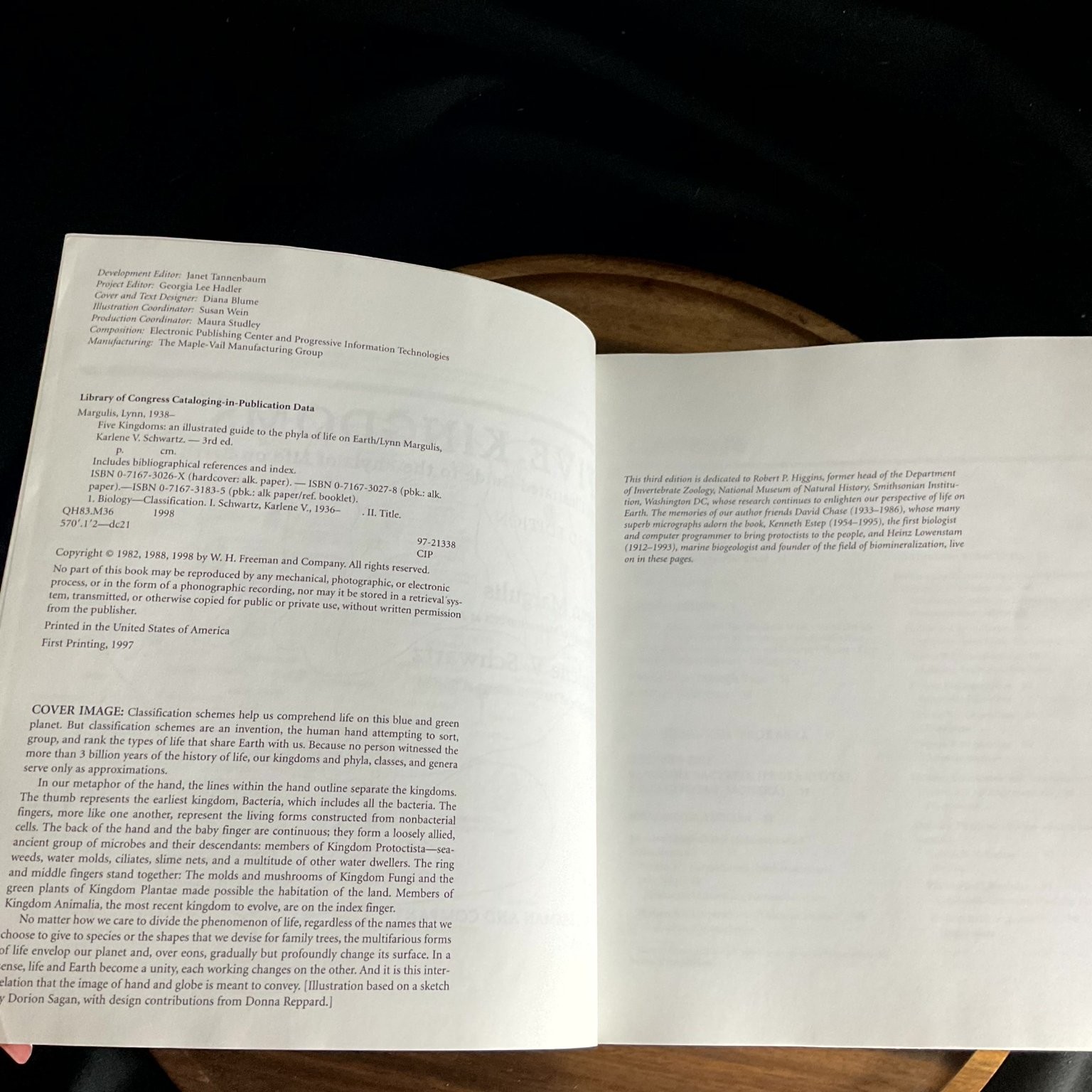 FIVE KINGDOMS Margulis Schwartz Third Edition 1998 Illustrated Biology Gould