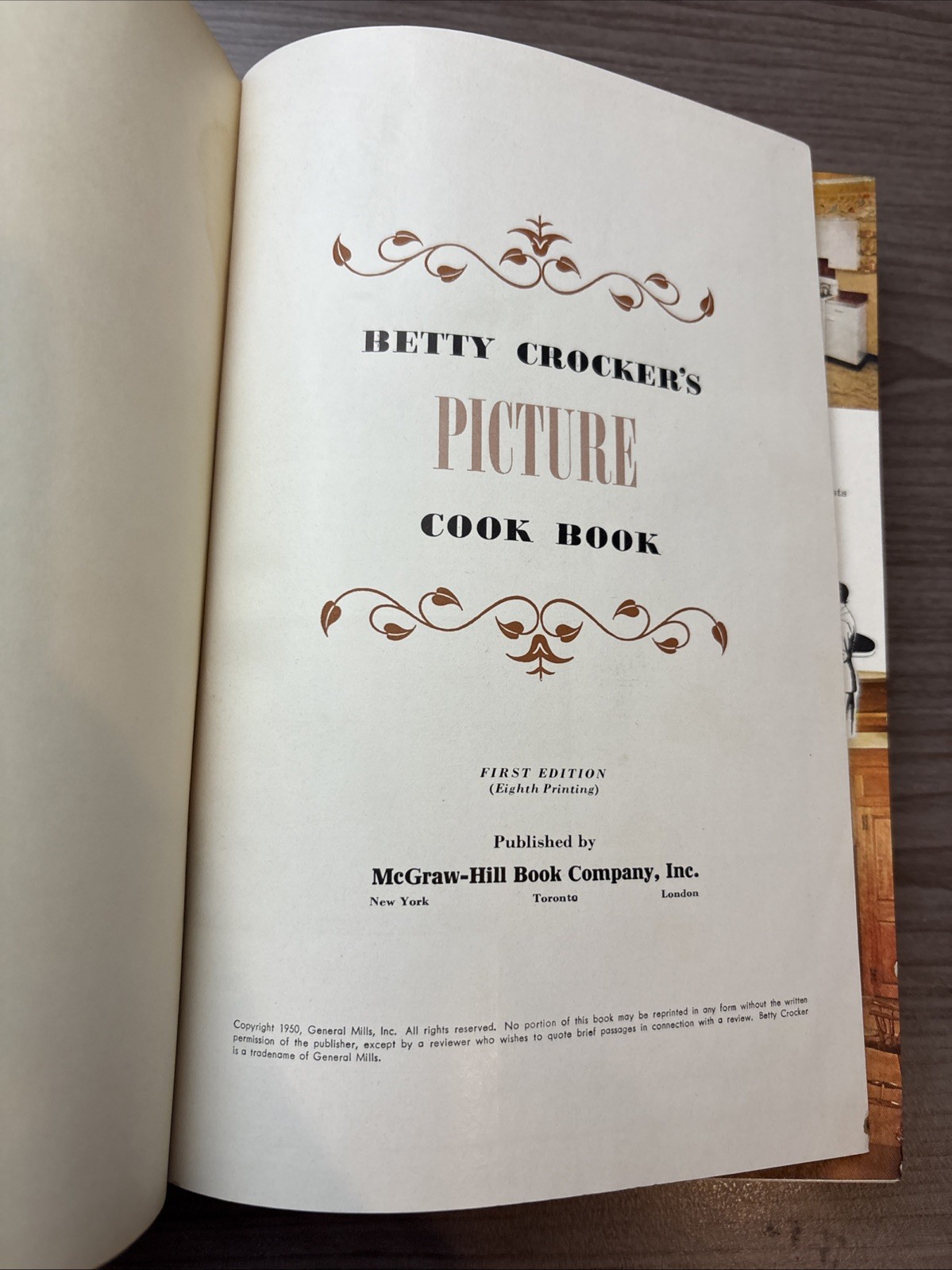 1950 Betty Crocker’s Pic.Cook Book FIRST EDITION Red Scroll Cover General Mills