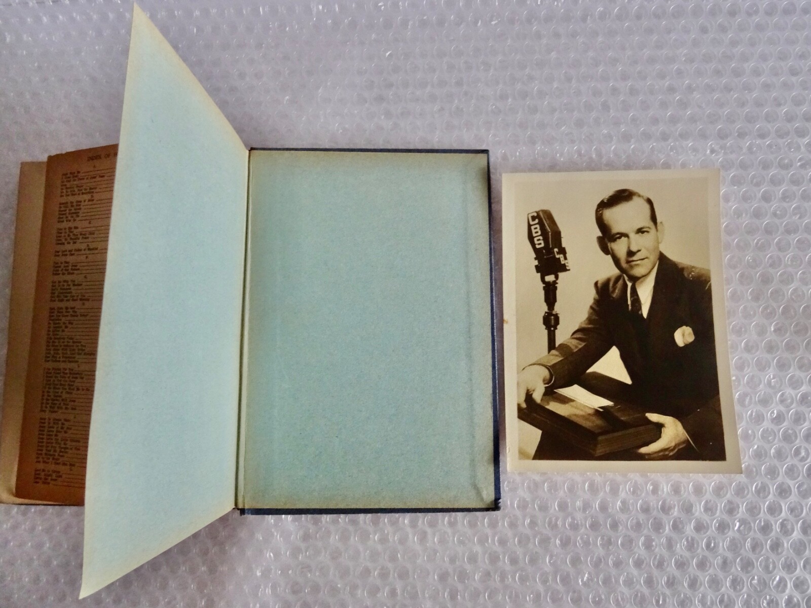 rICHARD MAXWELL’S SONGS OF CHEER COMFORT BOOK HERITAGE PRESS PHOTO LOT neocurio