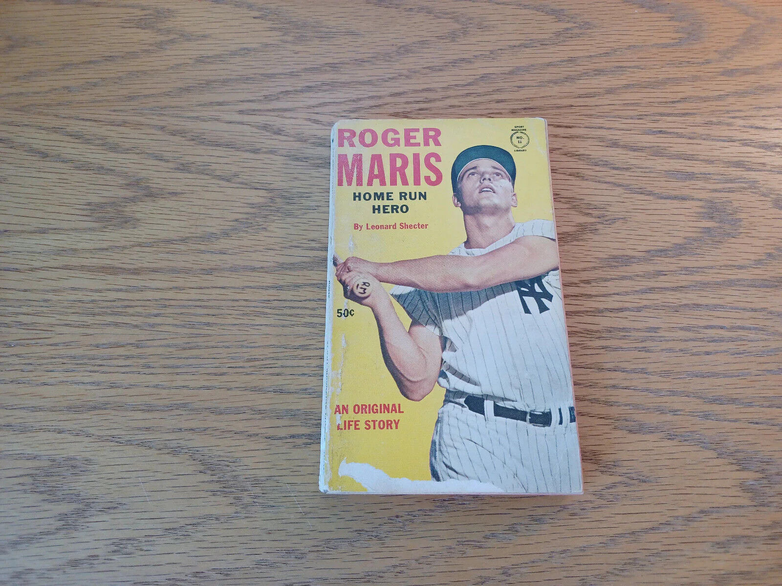 Roger Maris Home Run Hero Leonard Shecter 1961 Paperback Bartholomew House