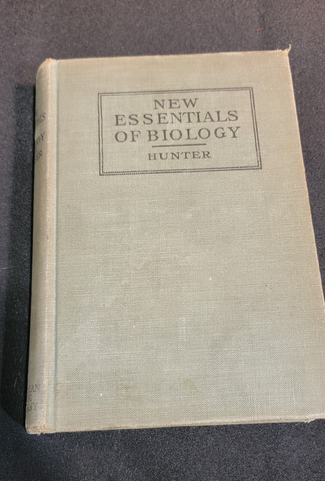 Essentials Of Biology Presented In Problems 1923 By George Wm. Hunter USA