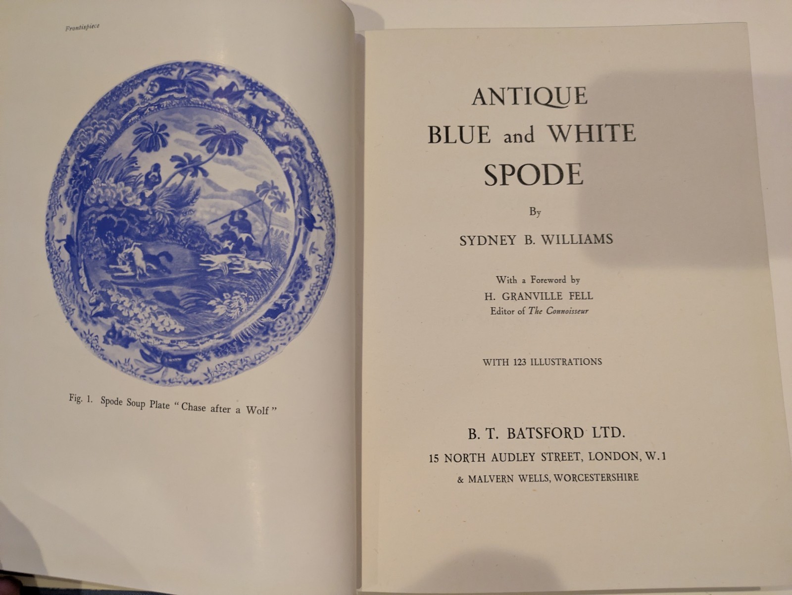 ANTIQUE BLUE & WHITE SPODE BY SYDNEY B. WILLIAMS – 1945 2nd Edition Hardcover