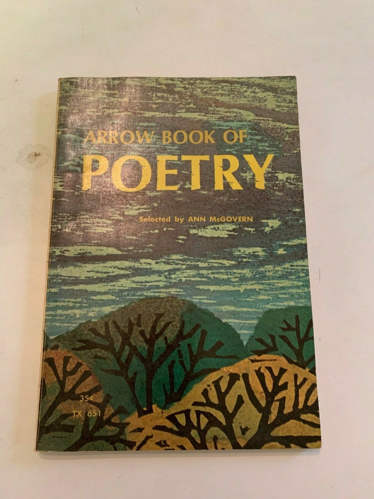1965 Arrow Book Of Poetry by Ann McGovern Scholastic 1st Printing Softcover