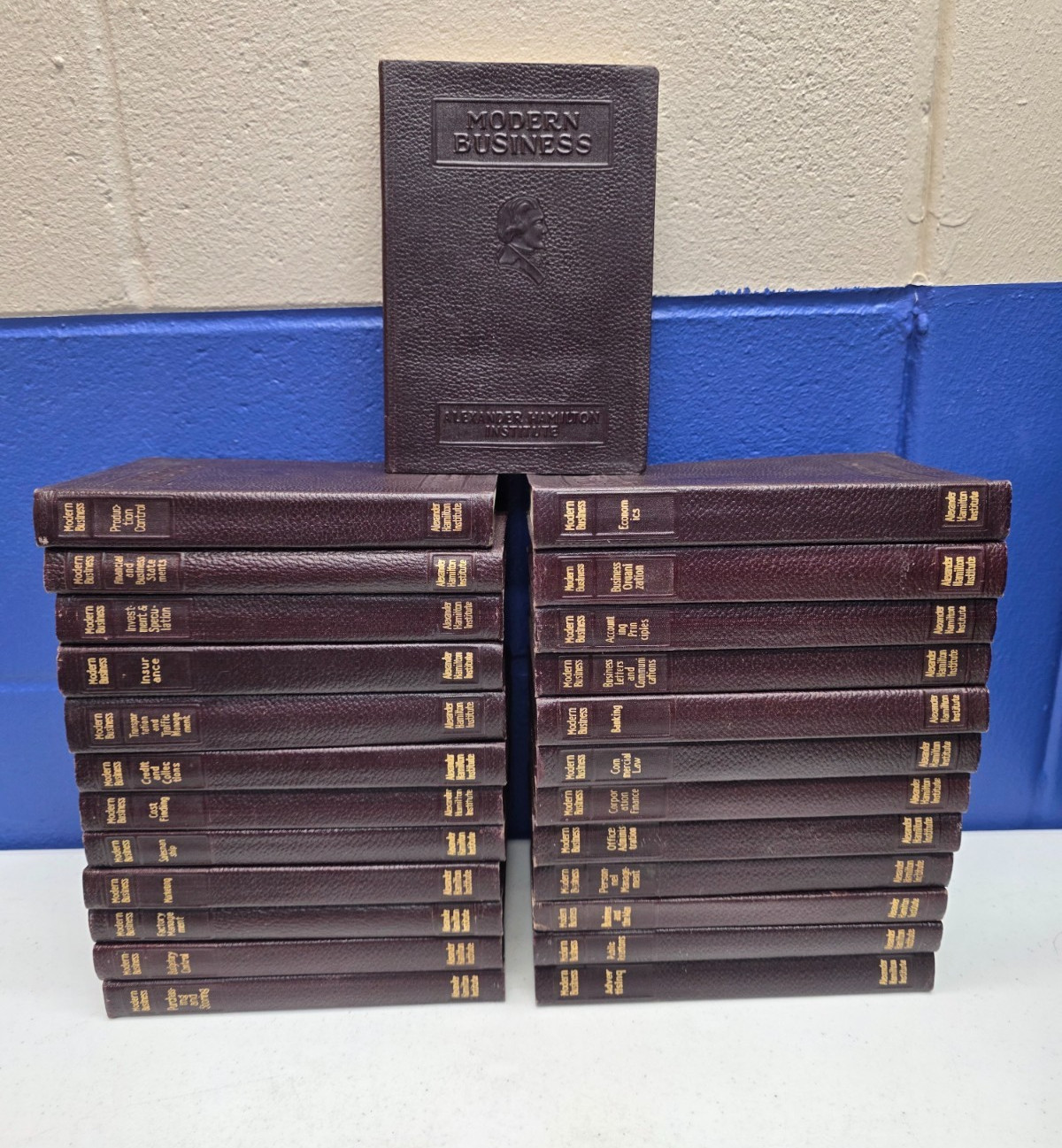 Modern Business Alexander Hamilton Institute 25 Volumes 1926-30 w/Inserts