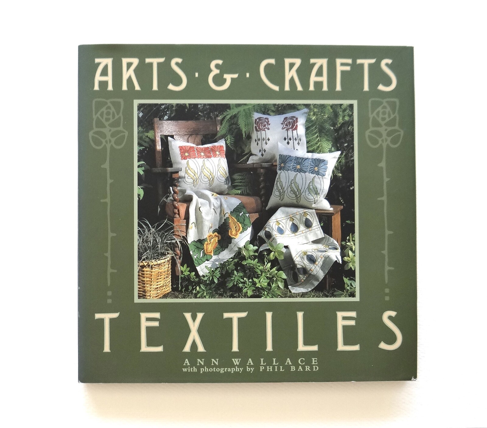 Art & Crafts Textiles A Wallace HB Book Dj 1999 First Edition Linen Embroidery