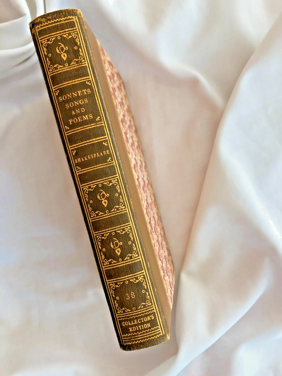Sonnets Songs and Poems of William Shakespeare LEATHER BOUND HB 1951