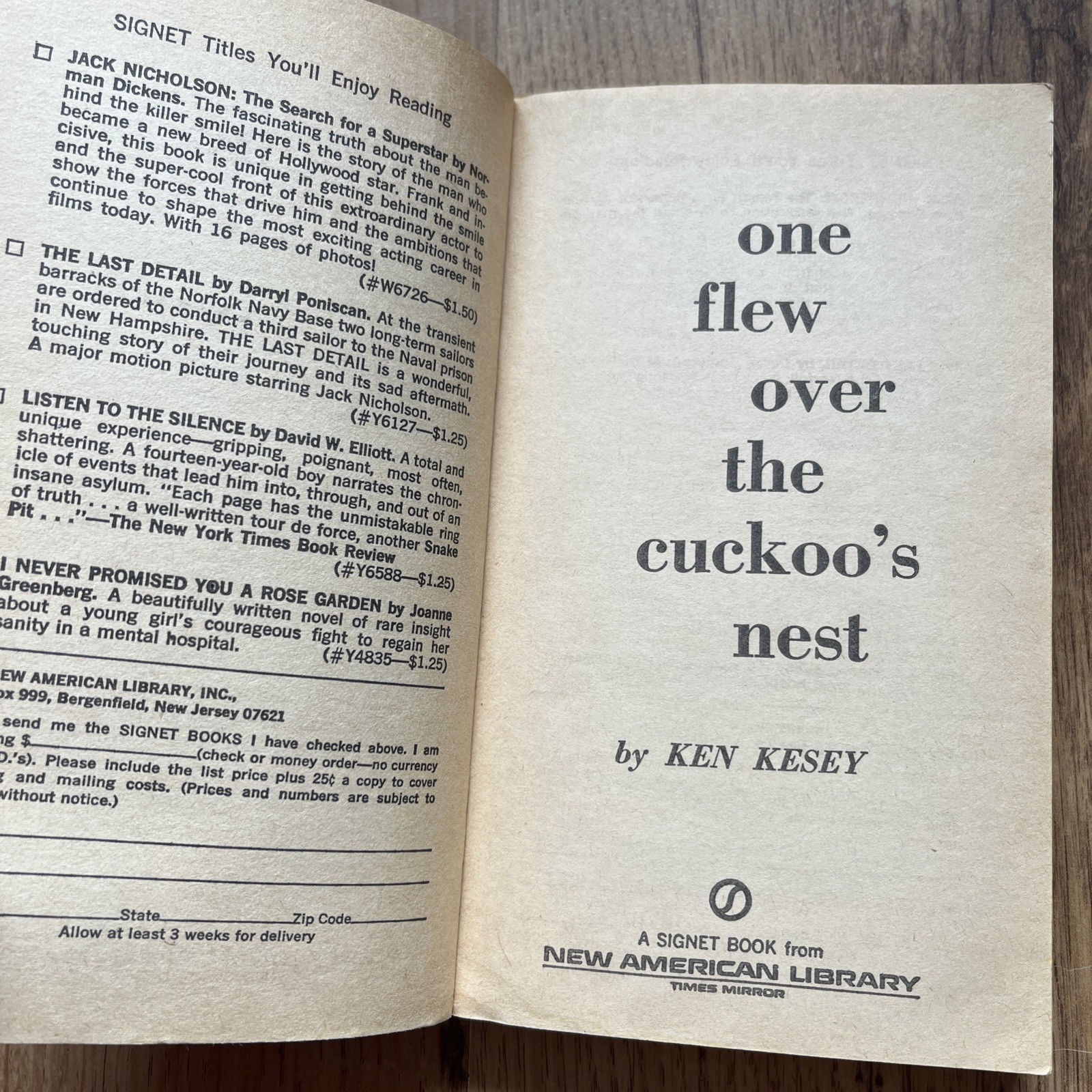 One Flew Over The Cuckoo’s Nest Ken Kesey vintage U.S. Signet paperback 1962