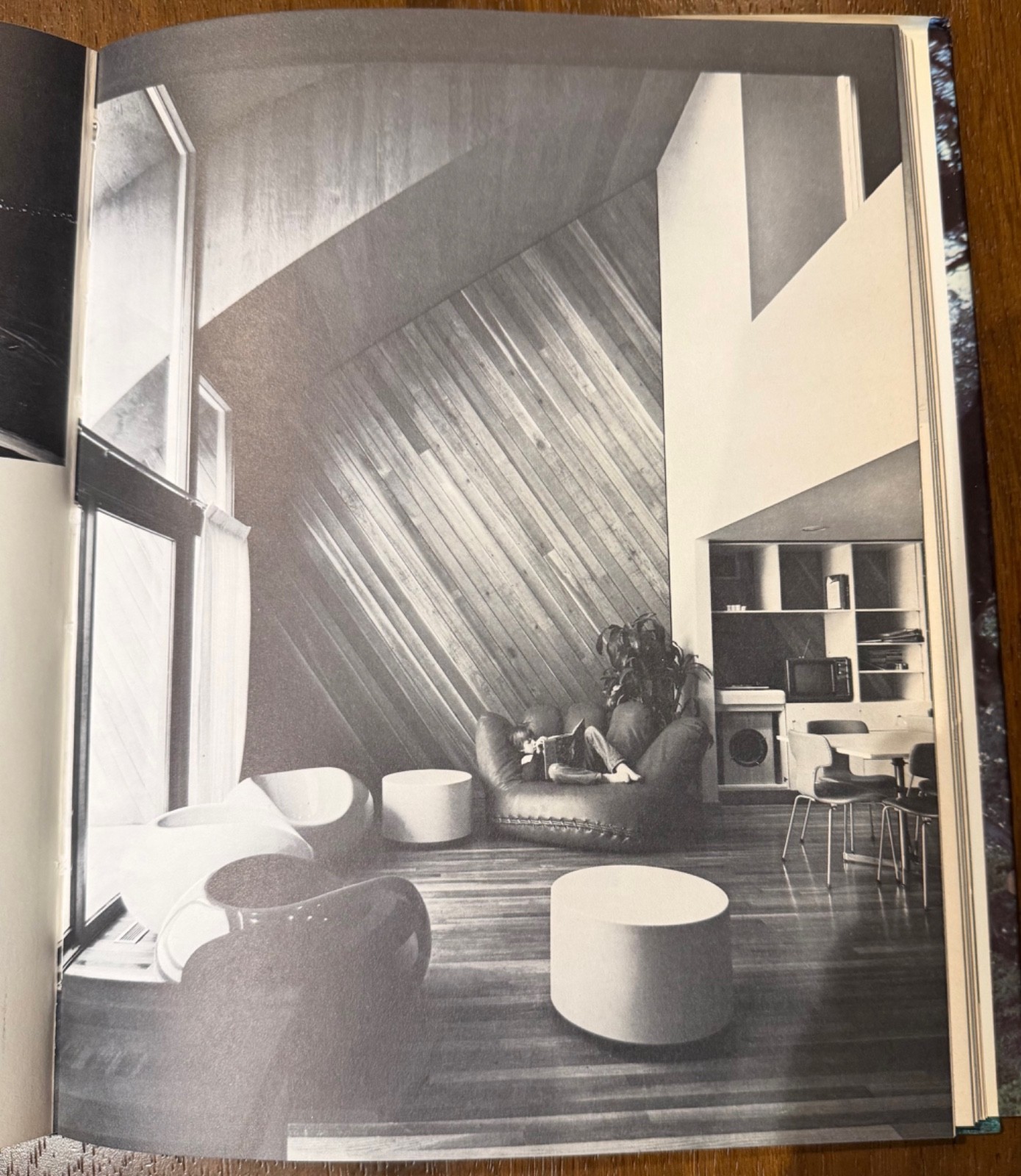 DECORATIVE ART and MODERN INTERIORS 1975/76 MID CENTURY MODERN