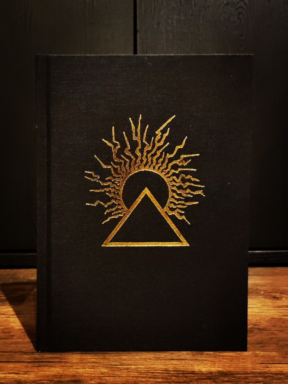 Pyramidox vel Heb á Qual by Michael Idehal