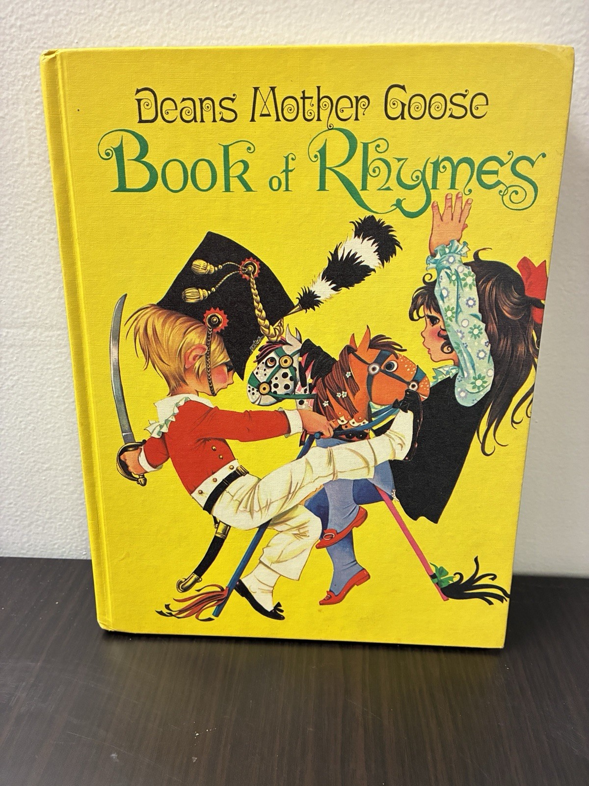 Dean’s Mother Goose Book of Rhymes HC 1977 Janet & Anne Grahame Johnstone