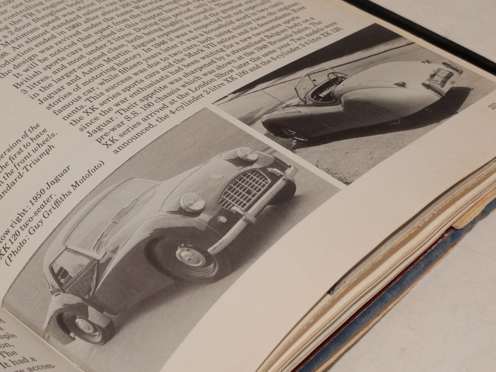 Vintage ‚A History of Sports Cars‘ hardcover coffee table book G.N.Geogano, 1970