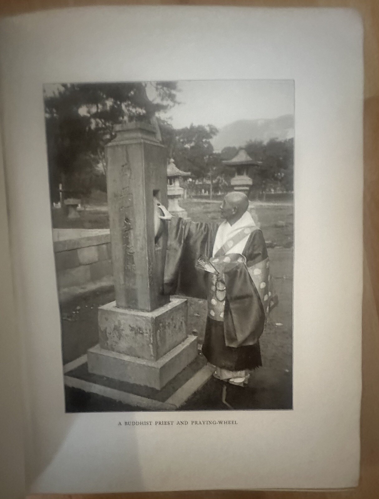 1910 IN LOTUS LAND JAPAN BY PONTING 8 COLOUR & 96 B/W PLATES KYOTO MOUNT FUJI *