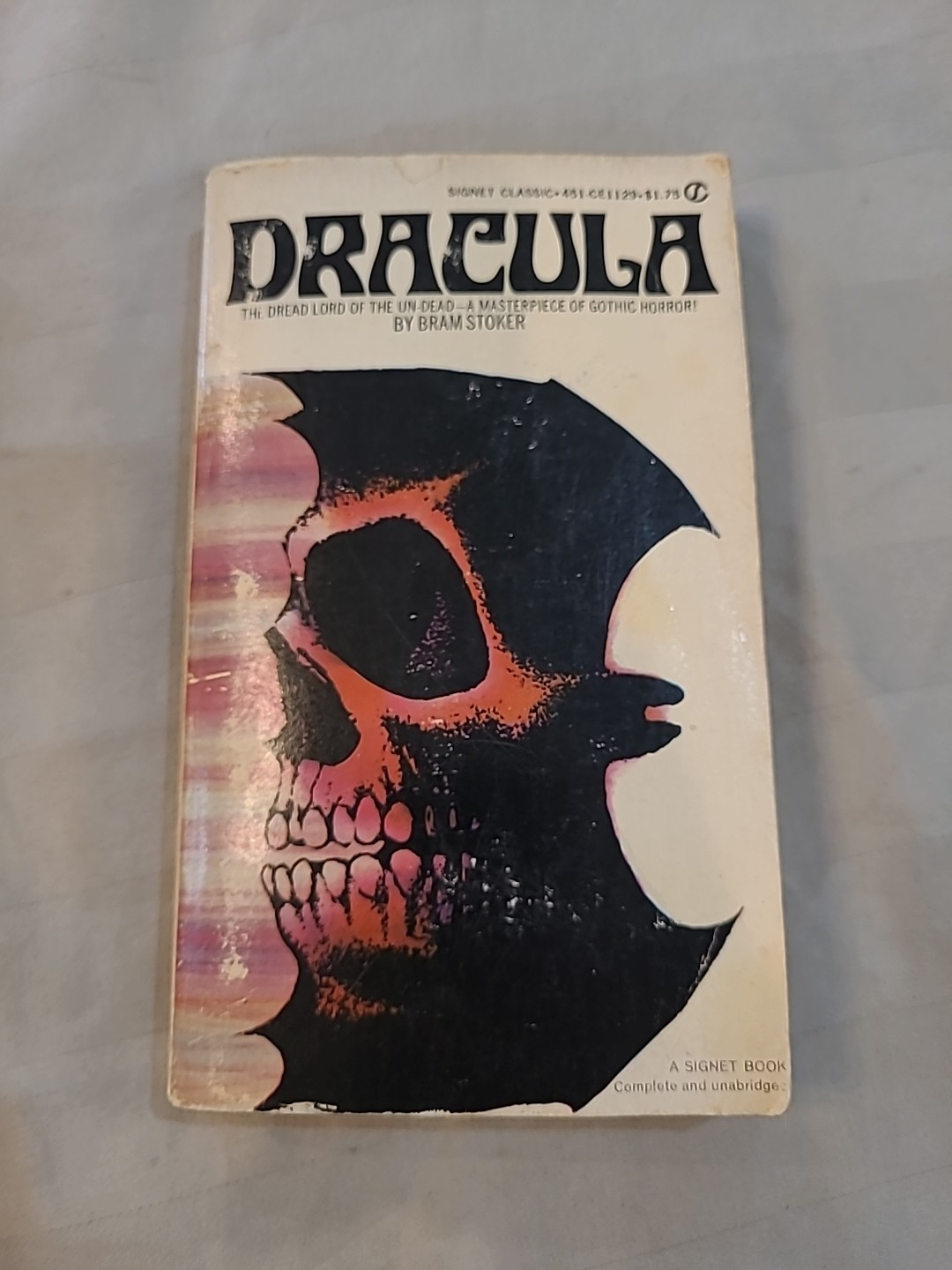 Vintage DRACULA Bram Stoker Signet Classic Paperback 1965 First Printing