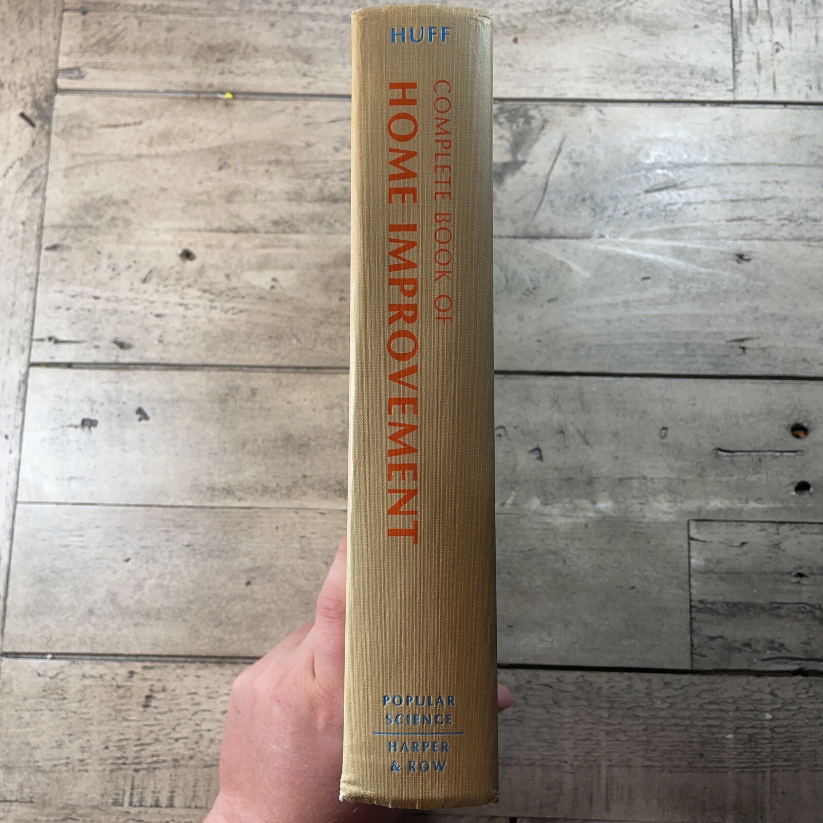 1973 Vintage Book „Complete Book of Home Improvement“ – Illustrated