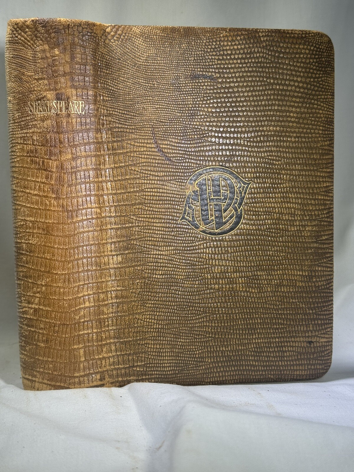 THE POETICAL WORKS OF WILLIAM SHAKESPEARE H.M. CALDWELL CO. 1599 PAGES VERY GOOD