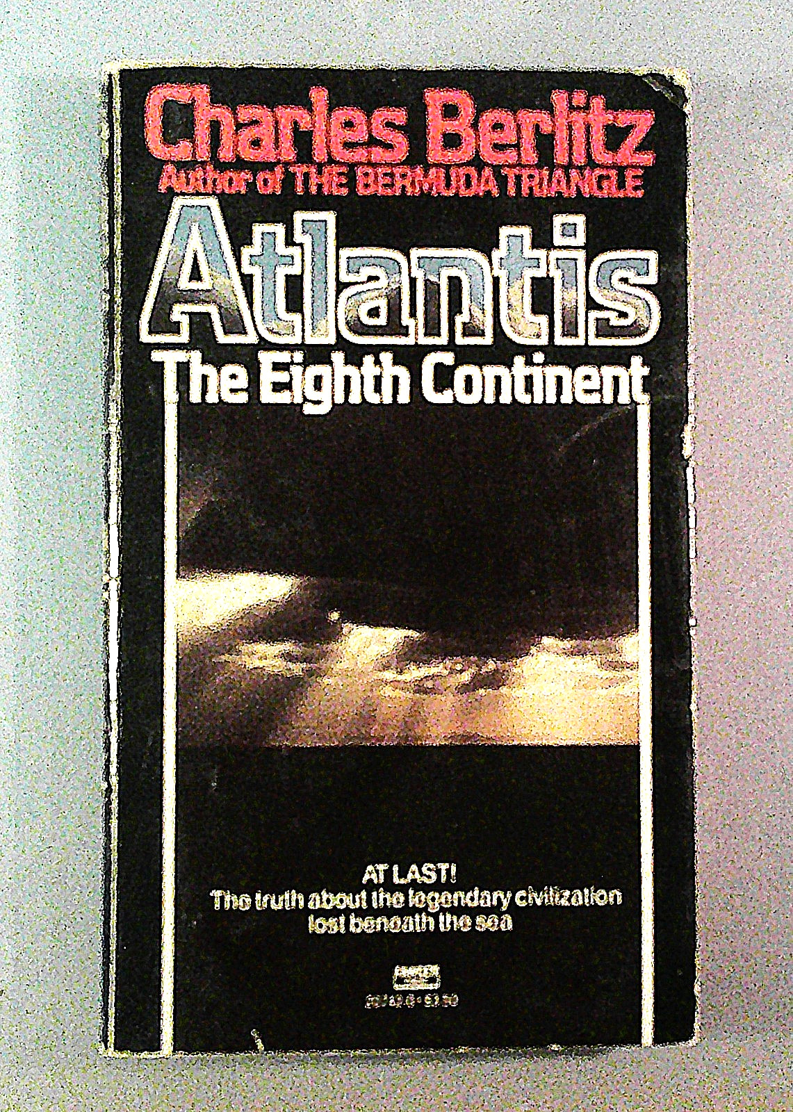 „ATLANTIS THE EIGHTH CONTINT“ by Charles Berlitz. PB 1st printing 1985 UNREAD.