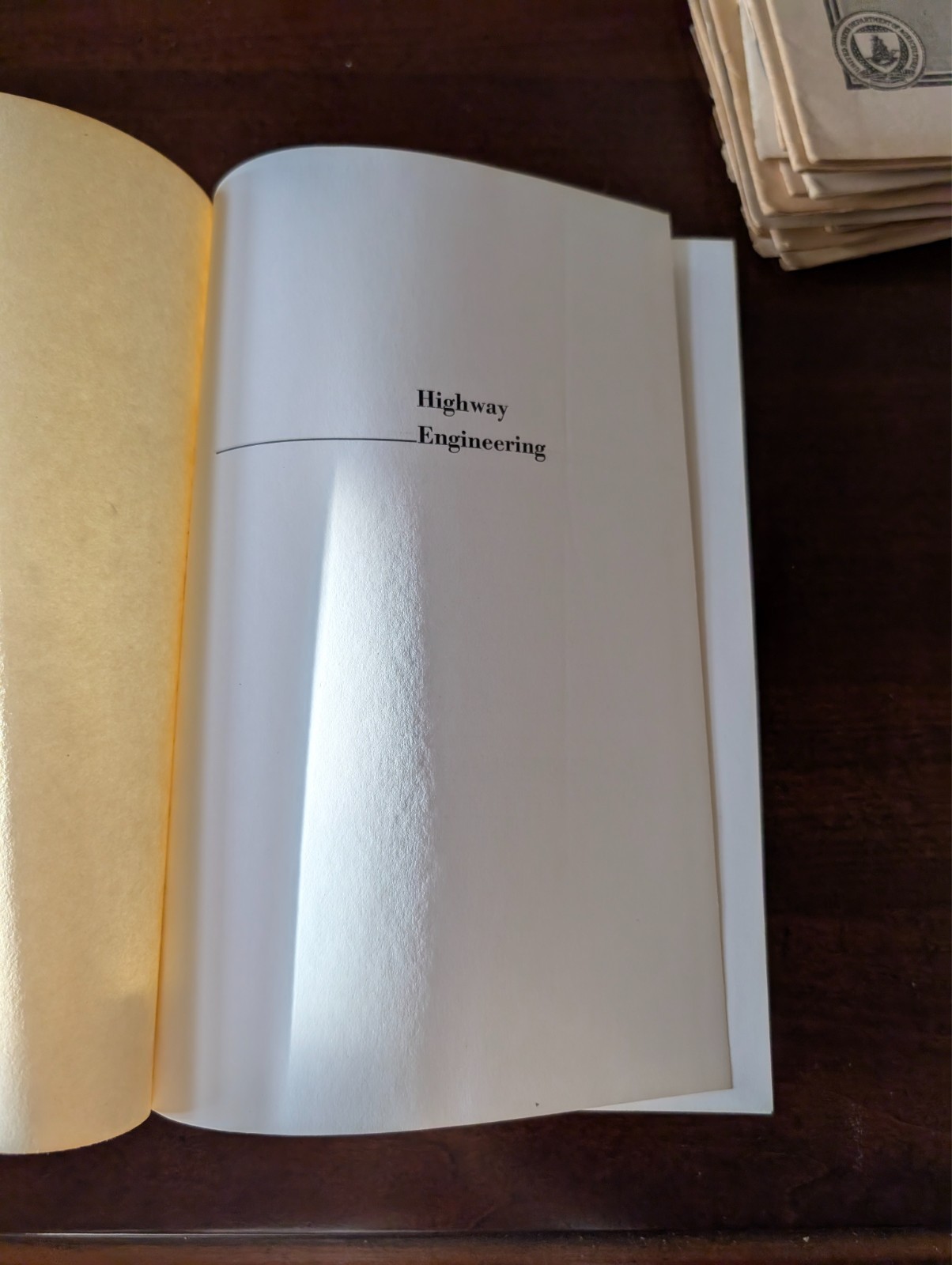 Highway engineering John Wiley & Sons Engineering Book 2nd edition 1956 Hewes