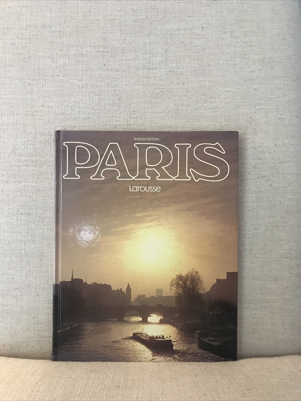 Paris Larousse HC Book Copyright 1983 Librarie Larousse French Publisher