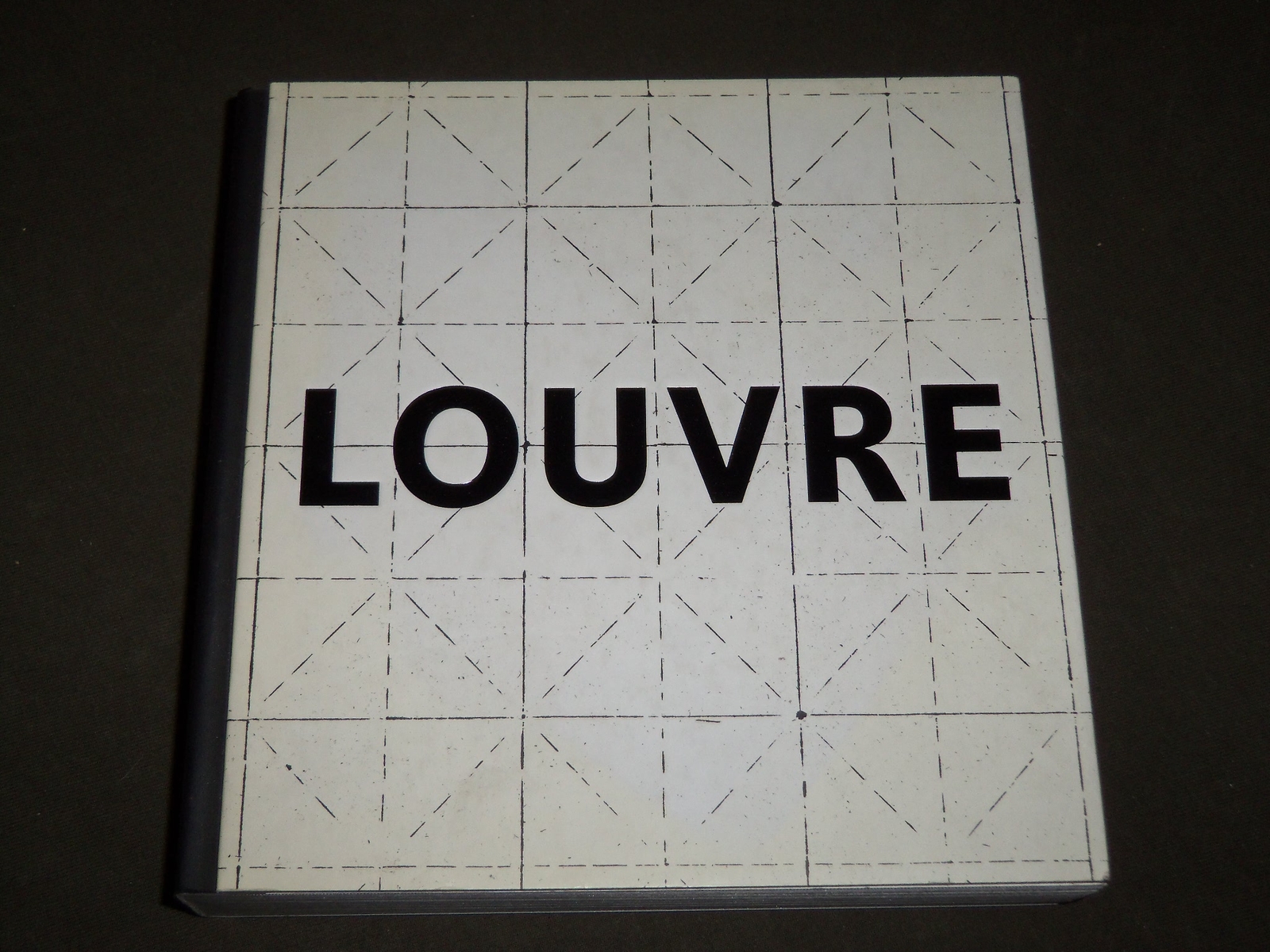 2008 LOUVRE HARDCOVER BOOK BY DANIEL SOULIE – NICE PRINTS – KD 4987