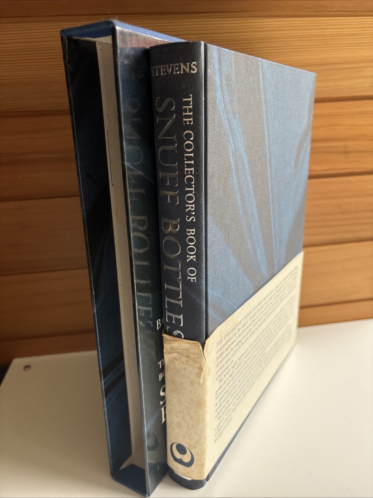 Collector’s Book of Snuff Bottles – Bob C. Stevens HC In Box 1980 1st Edition