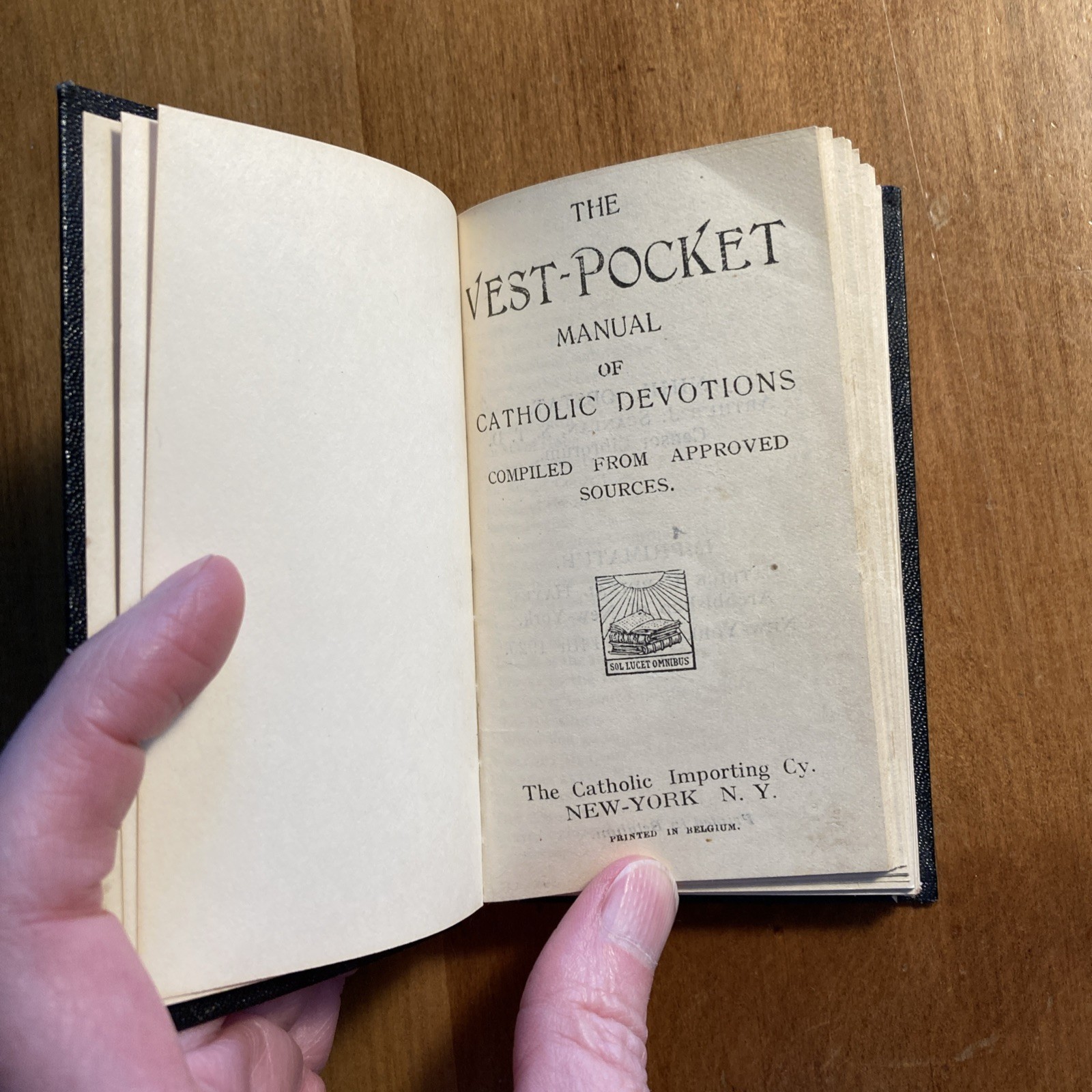 1925 Catholic Devotions Vest-Pocket Manual with Confidence in Mary Card