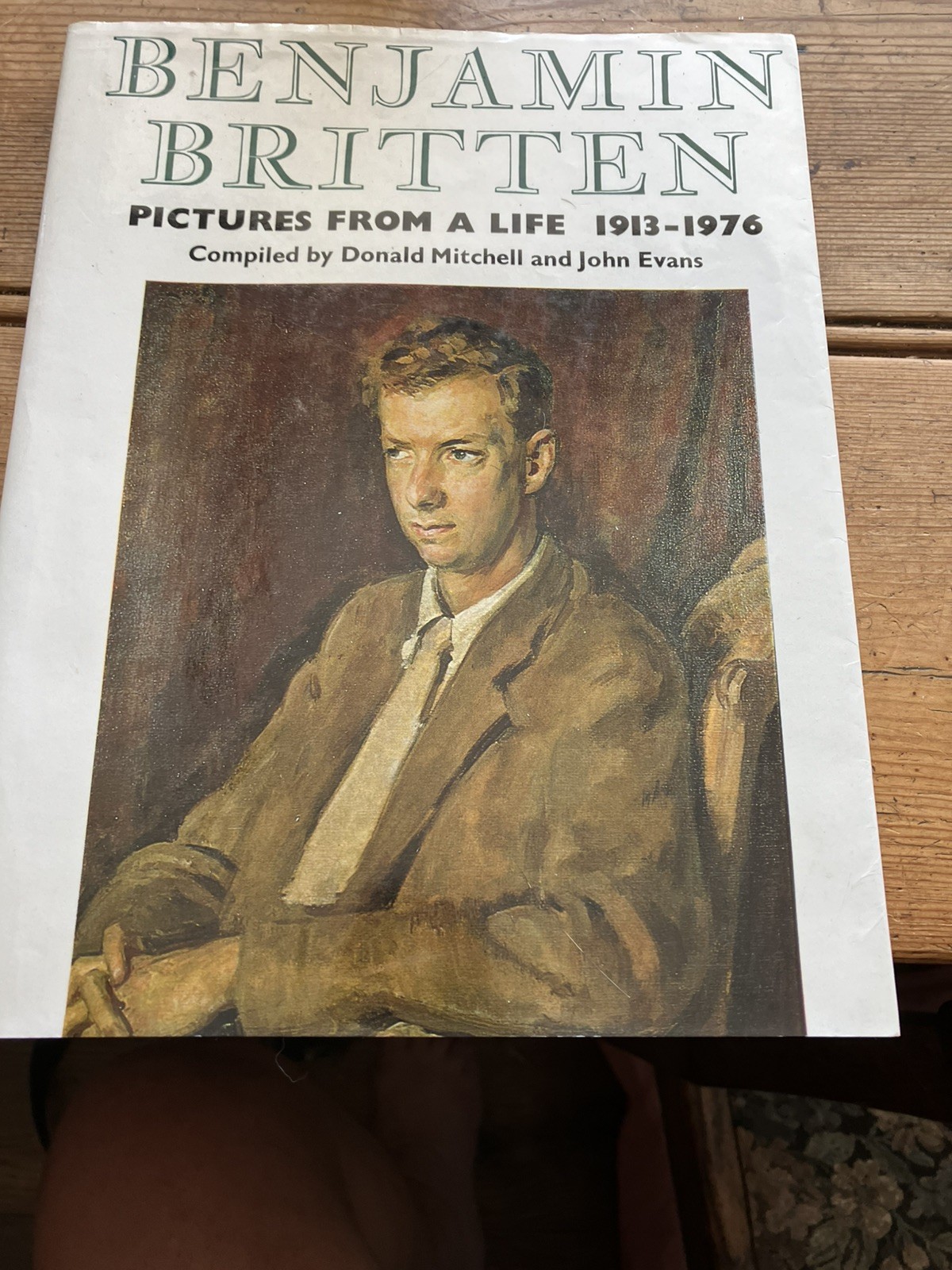 Benjamin Britten pictures from a life 1913 – 1976 ist pb 1980 illus. (lu7)