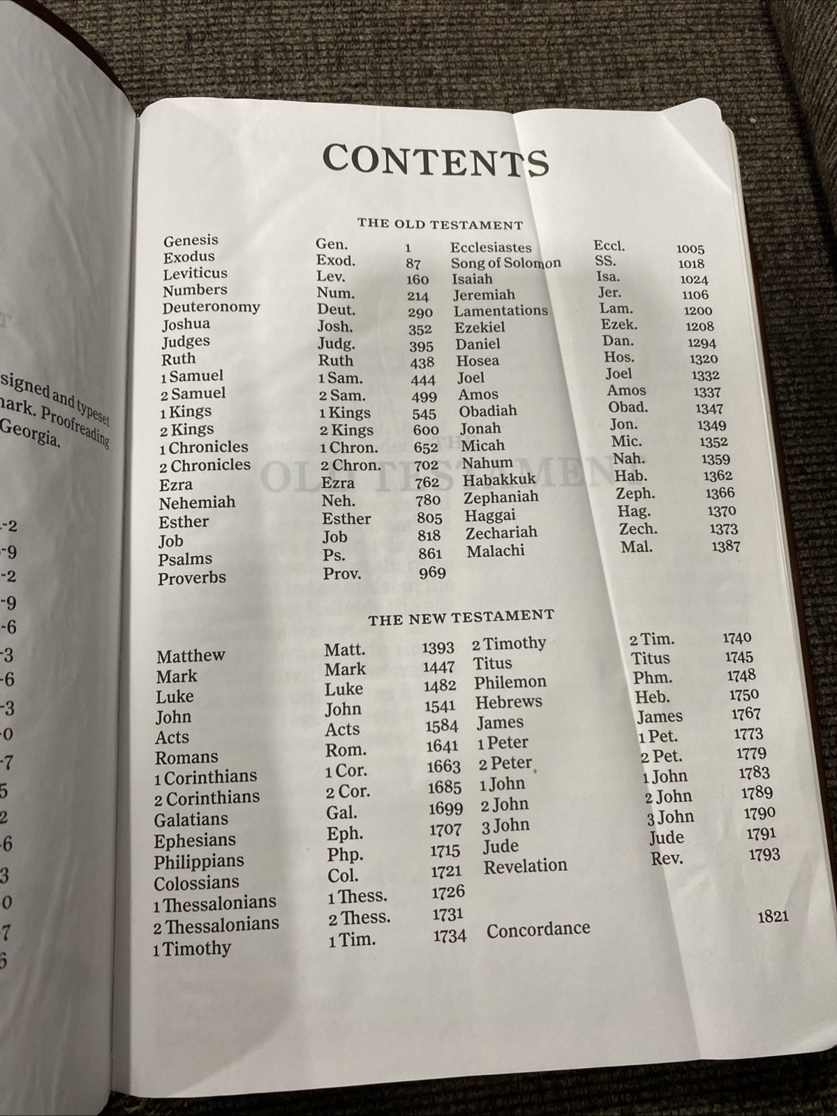 The Holy Bible: Old and New Testaments Holman Bibles 2019 Giant Print Soft Cover