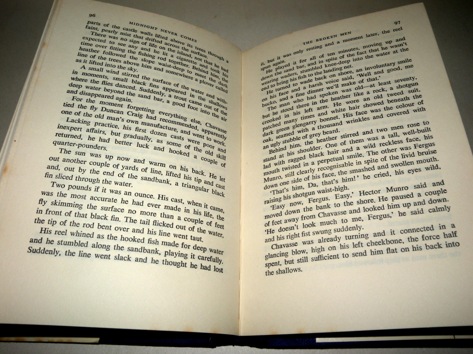 Midnight Never Comes 1968 Martin Fallon HB DJ Mystery Book Guild