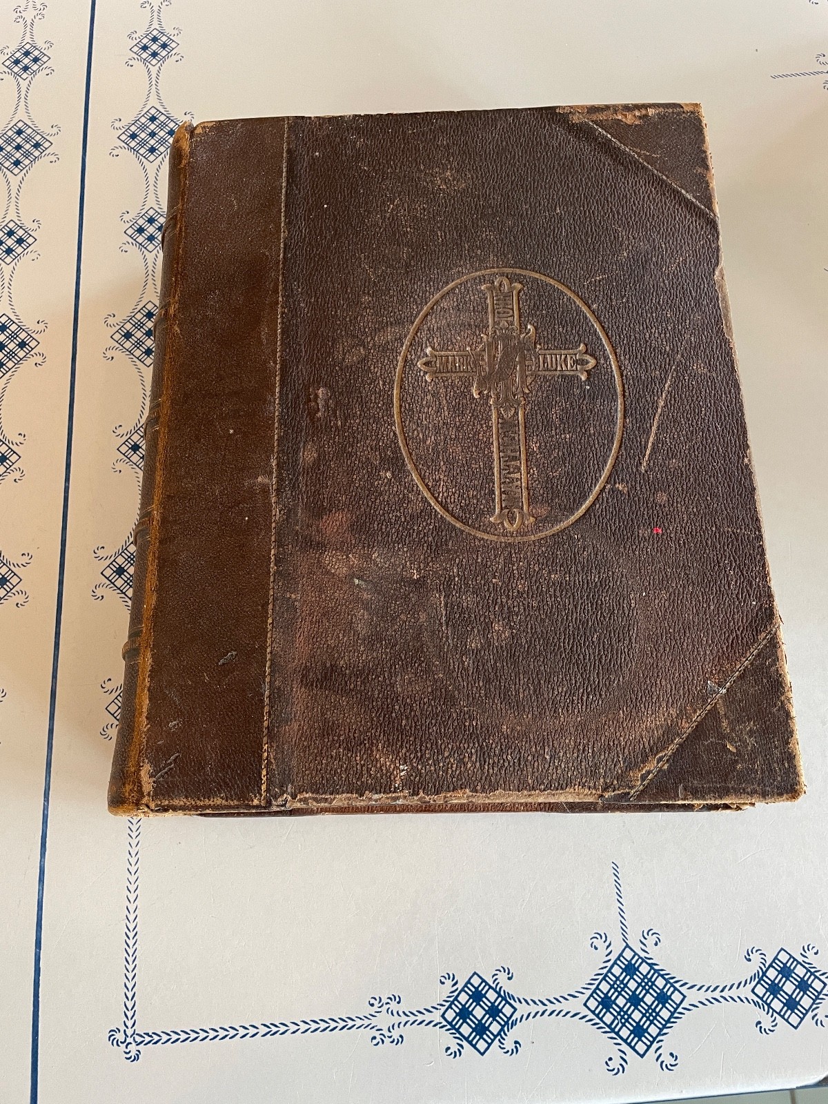 HOLY BIBLE PUBLISHED BY D. & J. SADLIER & CO. NEW YORK 1841, Illustrated