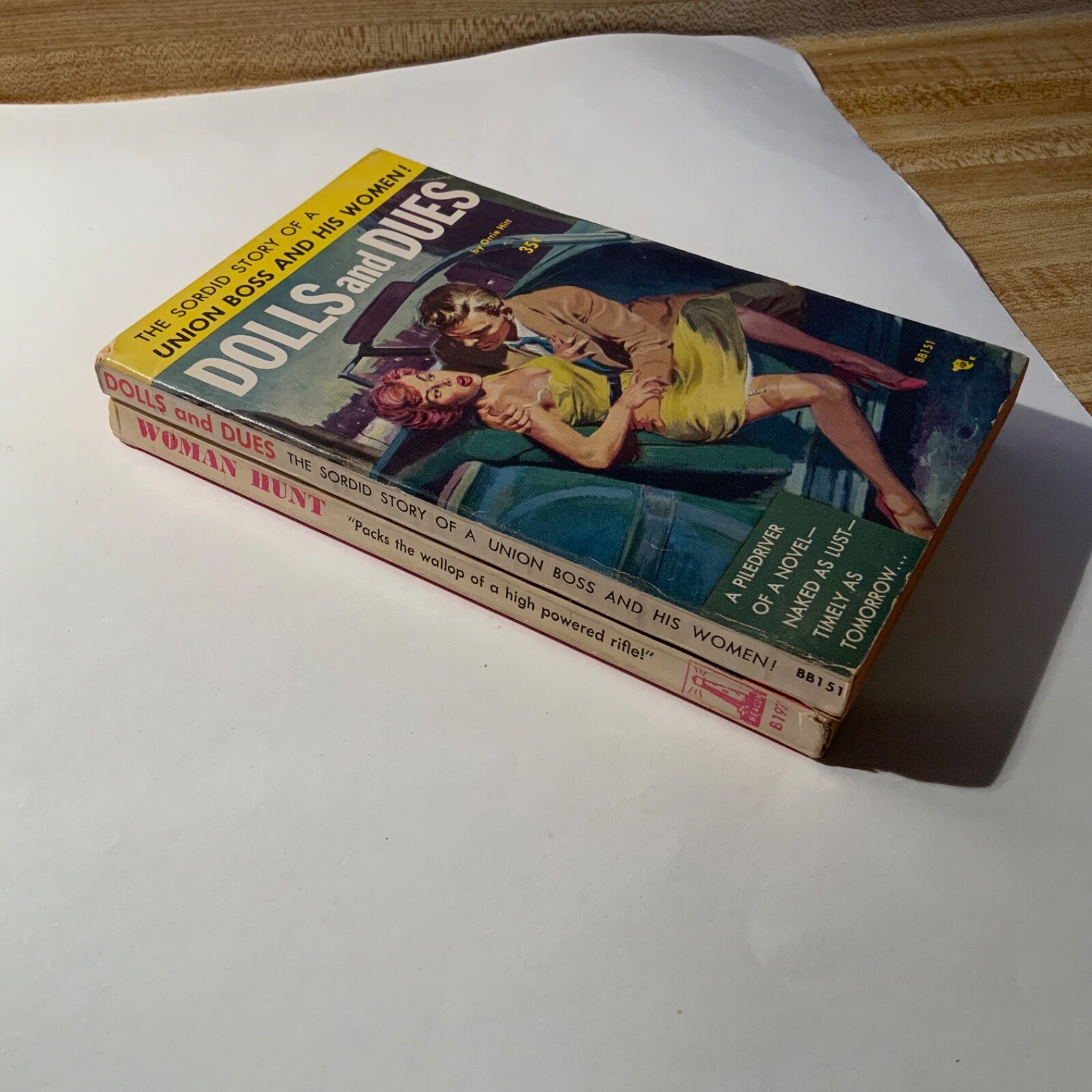 Orrie Hitt 2-pack / Woman Hunt (1958) + Dolls and Dues (1957) Beacon Books VG-EX