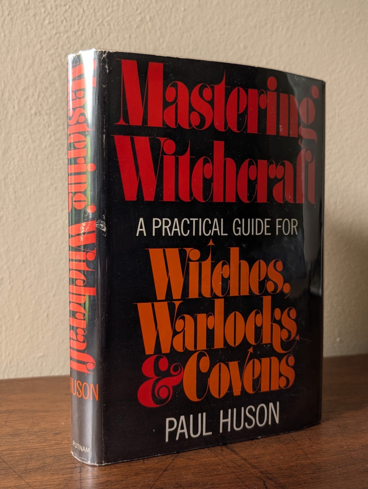 1970s ~ MASTERING WITCHCRAFT by Huson / RARE VINTAGE OCCULT HARDCOVER BOOK