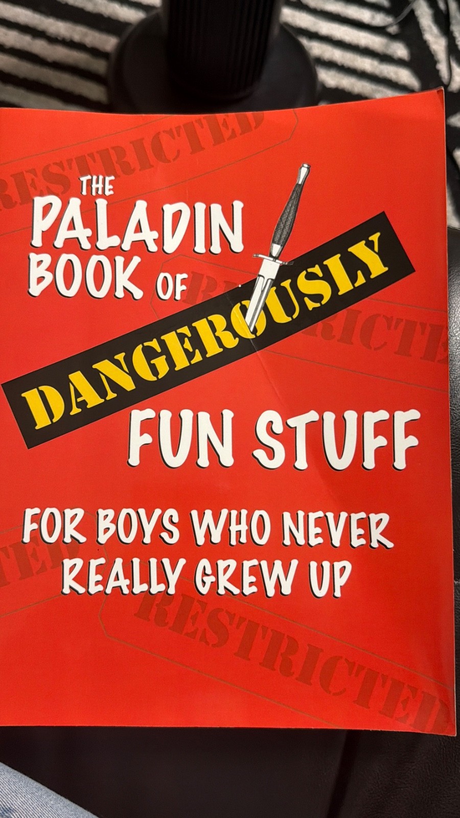 Signed Ernest Emerson The Paladin Book of Dangerously Fun Stuff 2009 First Editi