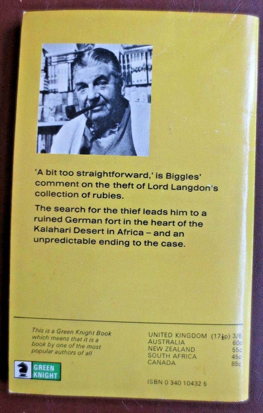 BIGGLES Sorts it Out CAPTAIN W.E. JOHNS Vintage Knight Paperback Book