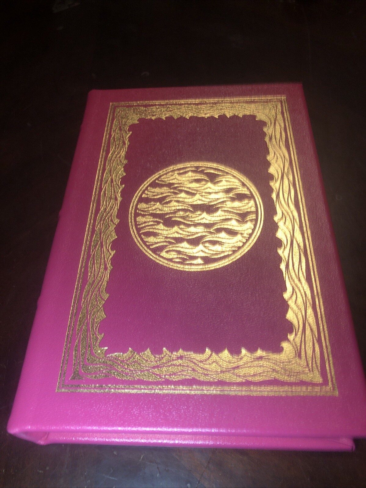 EASTON PRESS Summer on Sag Harbor Sunny Hostin SIGNED First Leather – Very Good