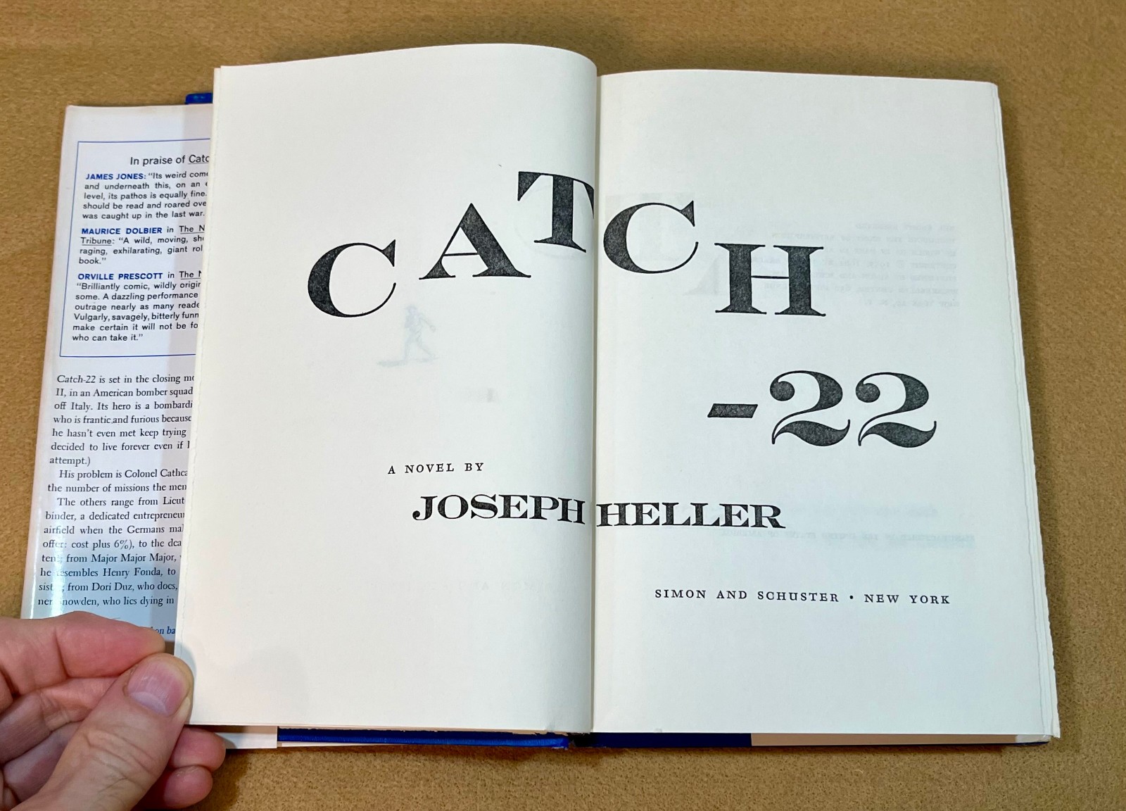 „Catch-22“ – Stunning 1971 Edition – Iconic Paul Bacon Jacket – Collector Grade