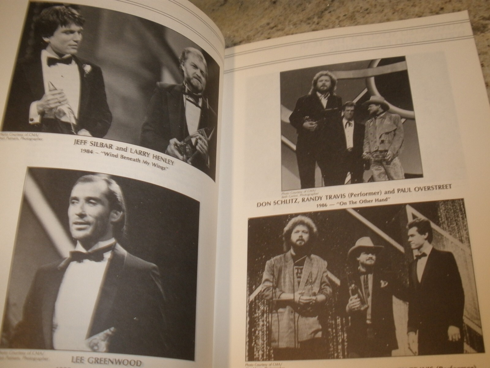 Award Winning Songs of Country Music Asso. Piano/vocal/chords Music Book (M11)