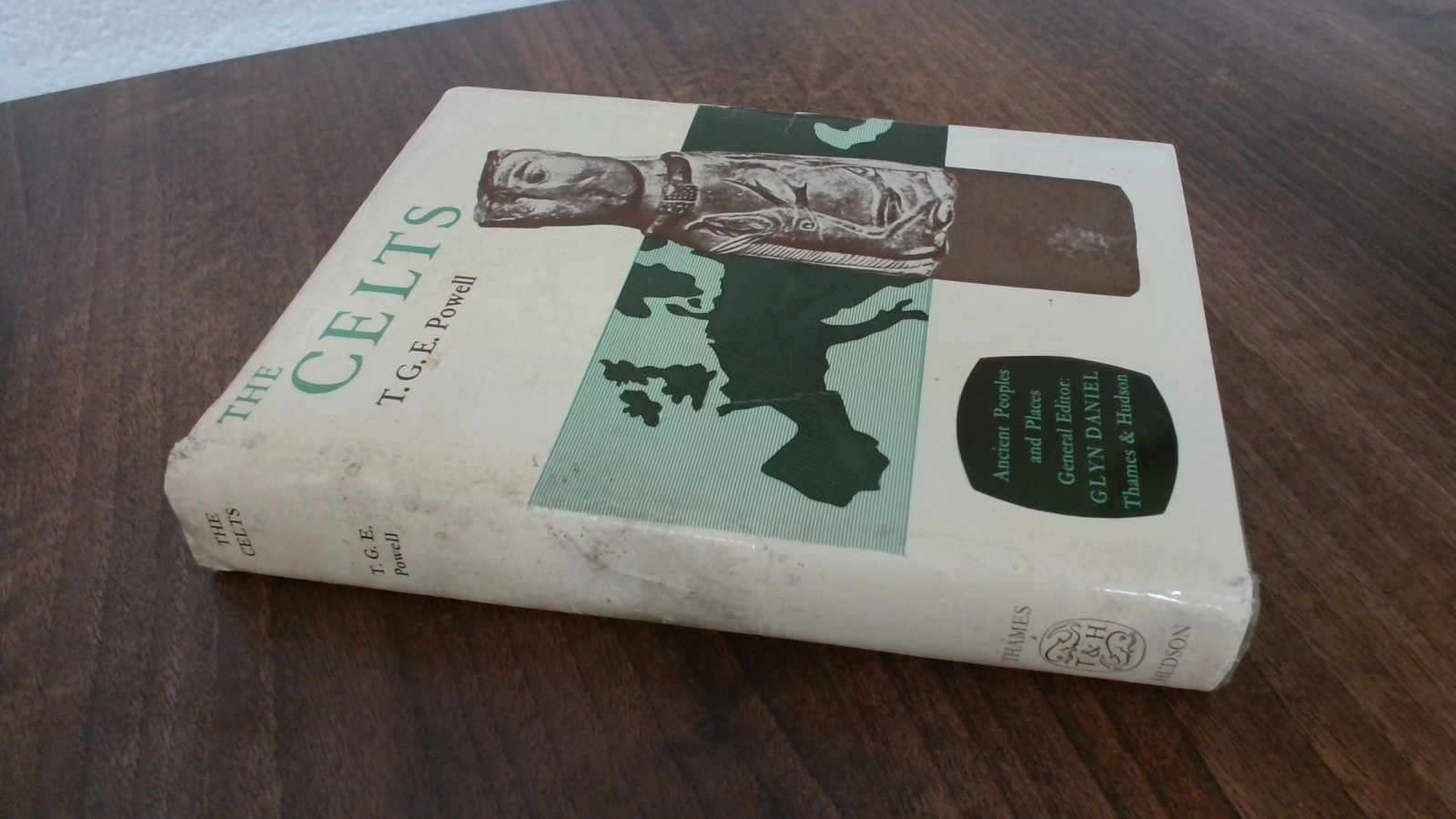 The Celts, T G E Powell, Thames And Hudson, 1960, Hardcover