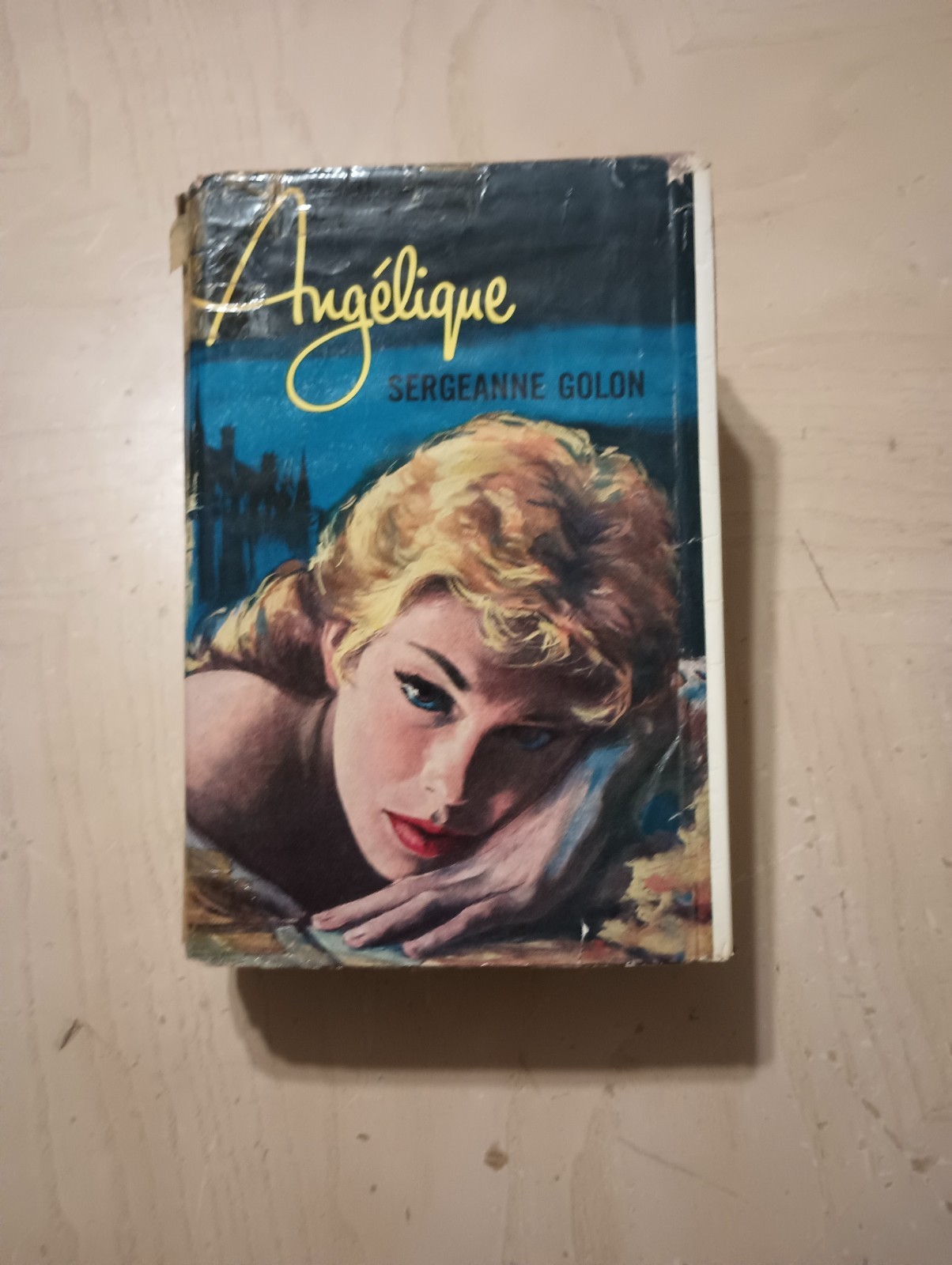 Angelique Sergeanne Golon 1959 First United Kingdom Edition Romance Fiction1