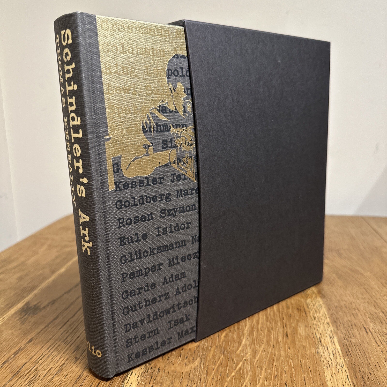 Schindler’s Ark by Thomas Keneally SIGNED 2009 UK HB Folio 1st