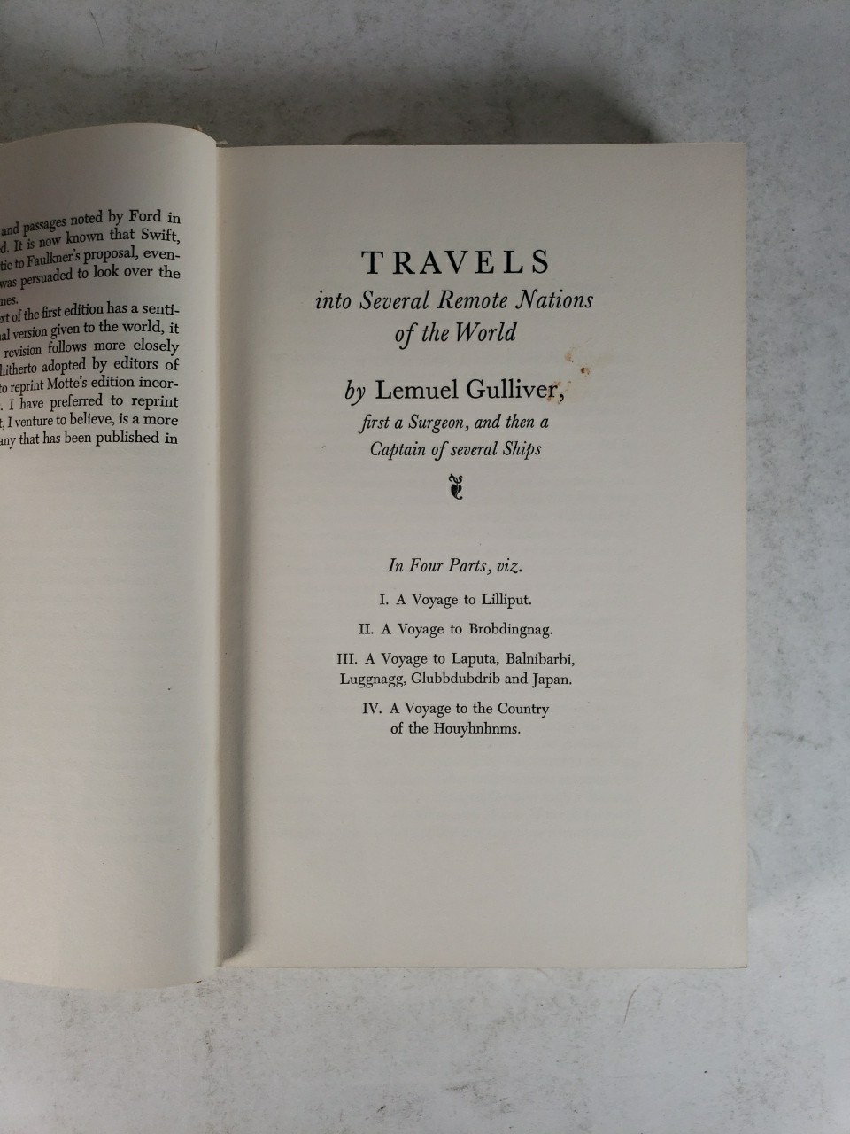 Gulliver’s Travels by Jonathan Swift Heritage Press (1940) Illustrated, Slipcase