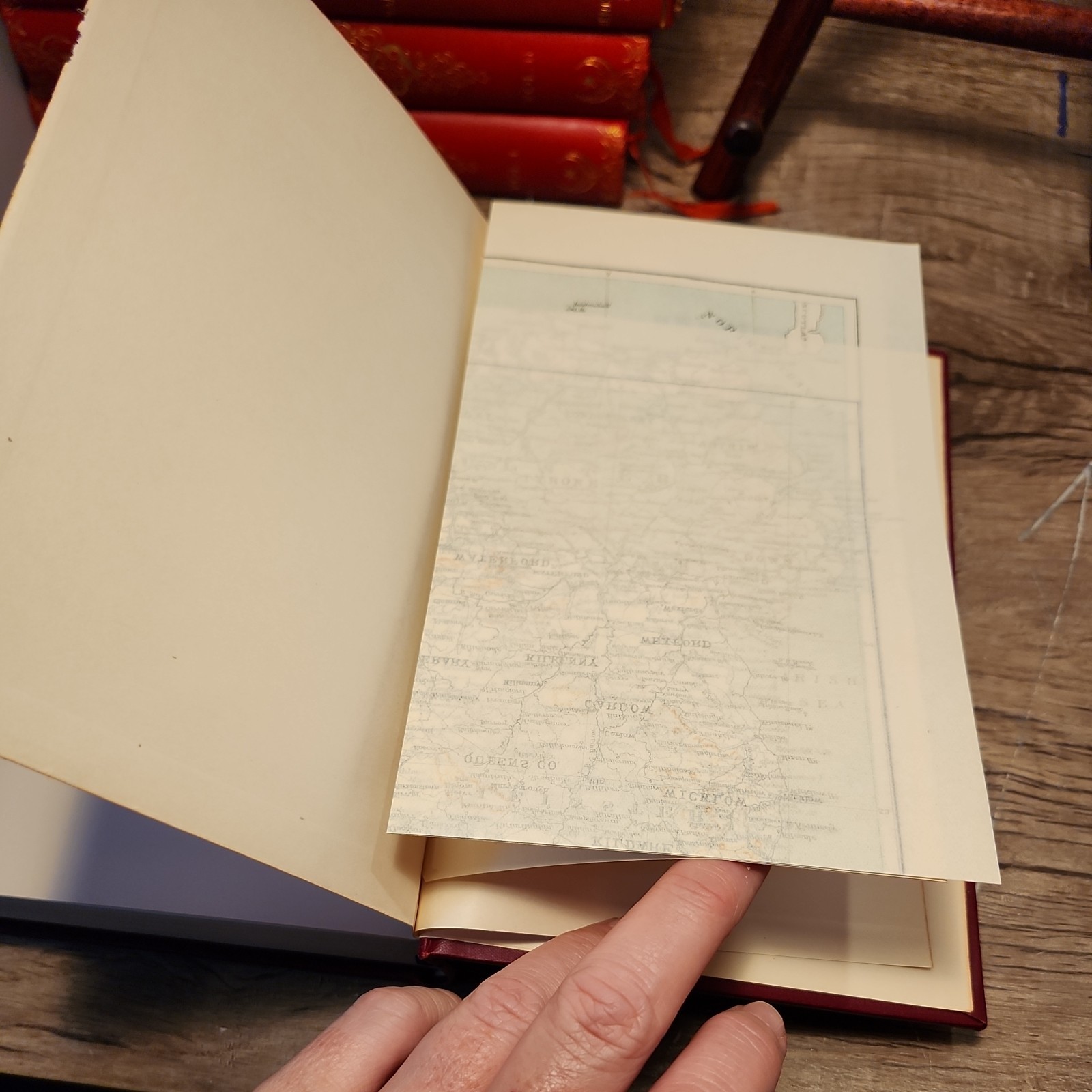 1902 Charles Johnston IRELAND Historic and Picturesque Gilt Pages, MAP, ribbon.