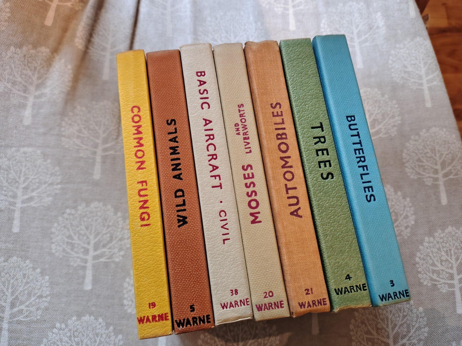 8 x The Observer’s Book of # 2, 3, 4, 5, 19, 20, 21, 38, all with dust covers.