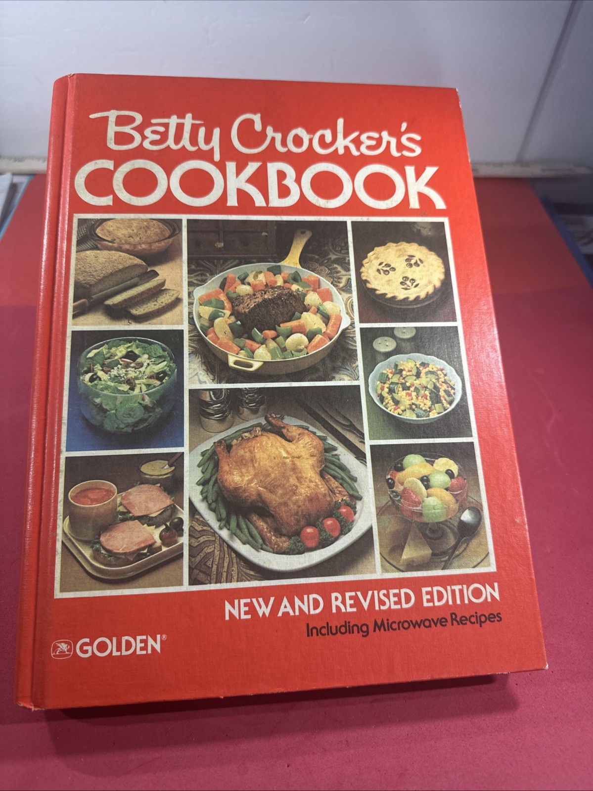 1978 HC Betty Crocker Cookbook, New & Revised 1978 Edition, Great Condition Red