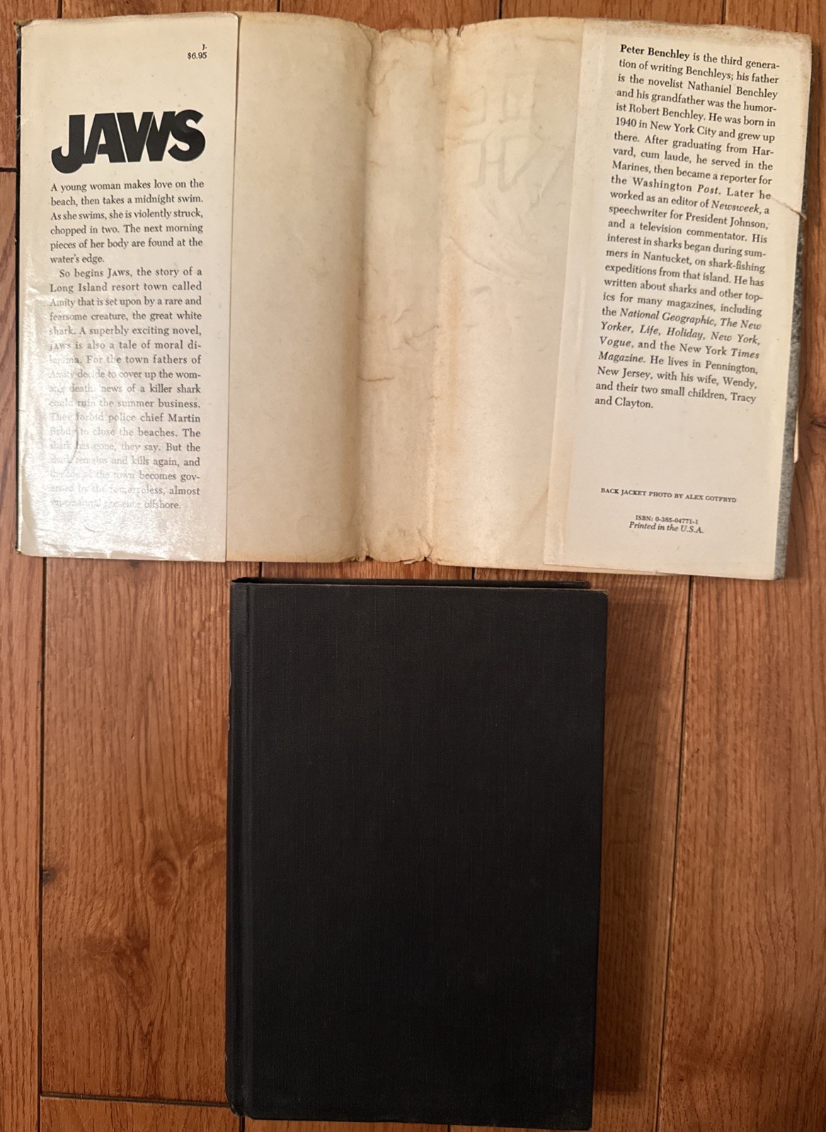 JAWS by Peter Benchley 1974 First Edition HC/DJ P31 SIGNED!