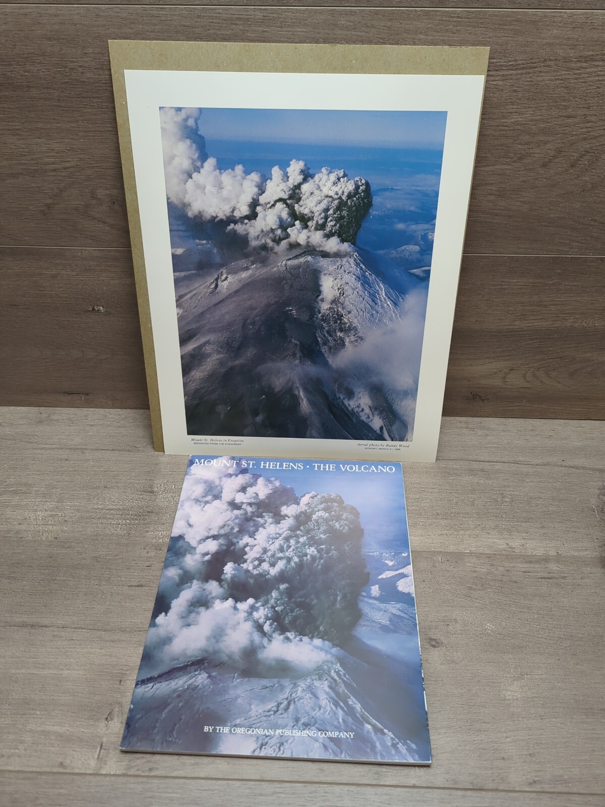MT.ST. HELENS ERUPTION PHOTO & ALBUM FROM OREGONIAN THE VOLCANO ORIGINAL 1980
