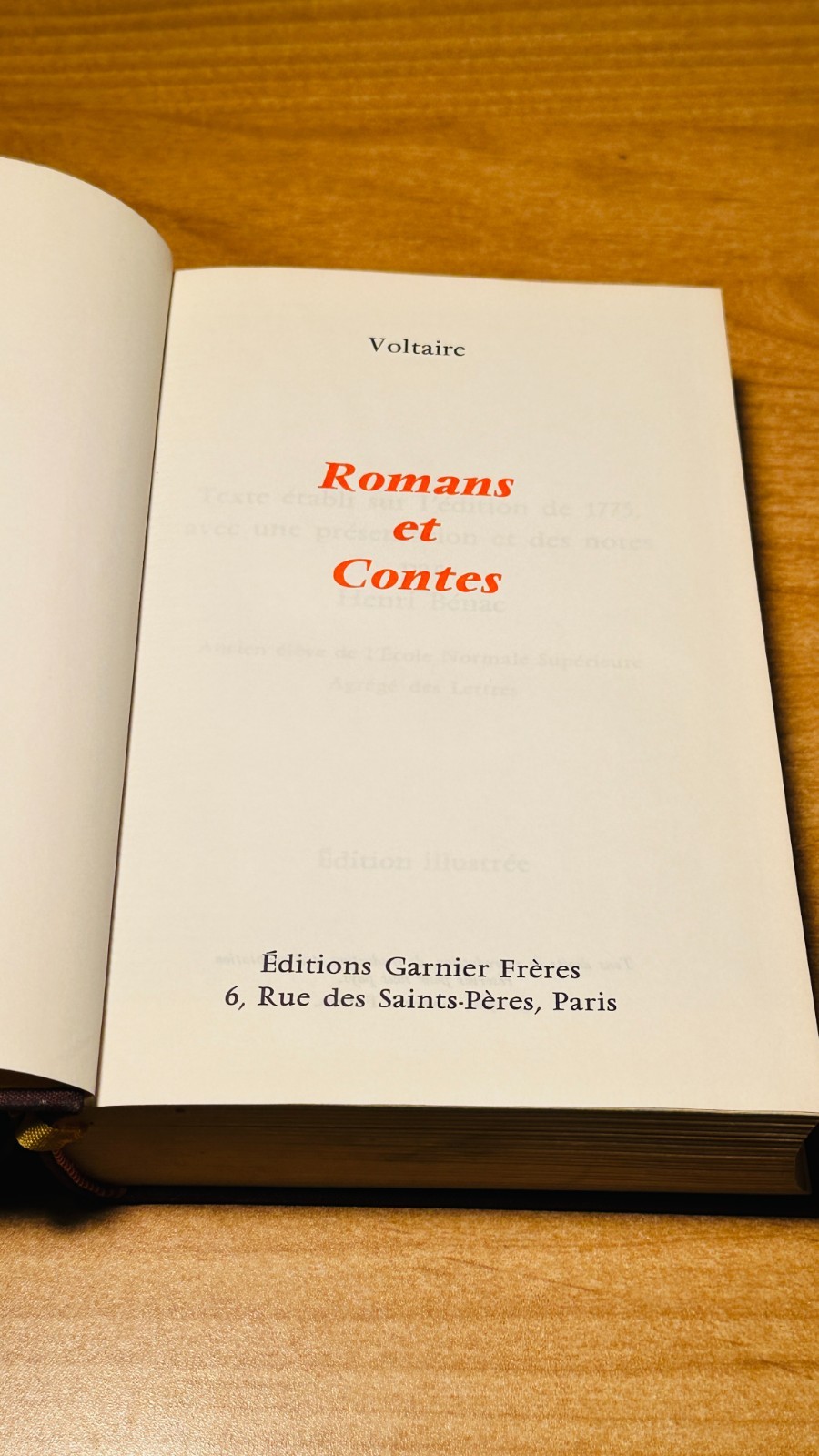 Romans et contes by Voltaire, published by Garnier Frères, 1965. French Edition